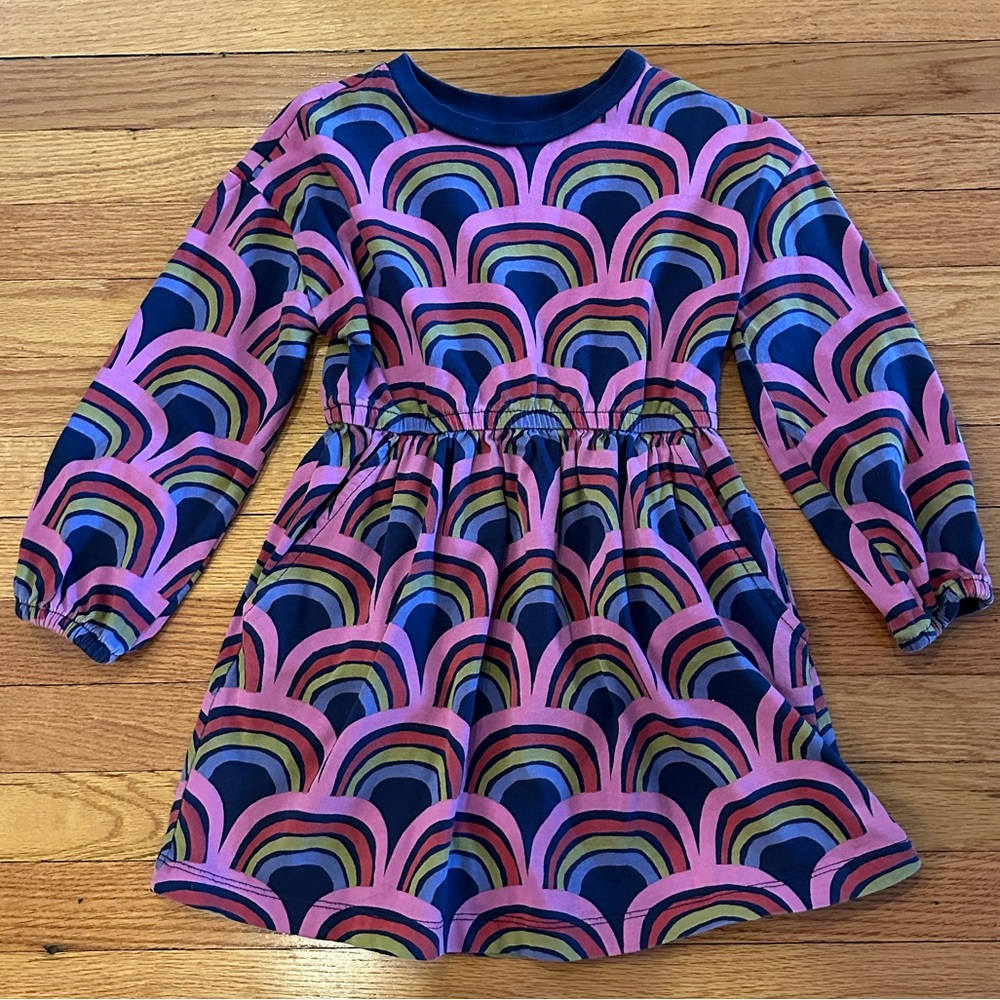 Hanna Andersson girls size 4T / 110 dress with rainbows 🌈